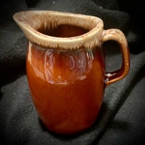 ❄️Vintage Brown Hull Pottery Creamer Pitcher